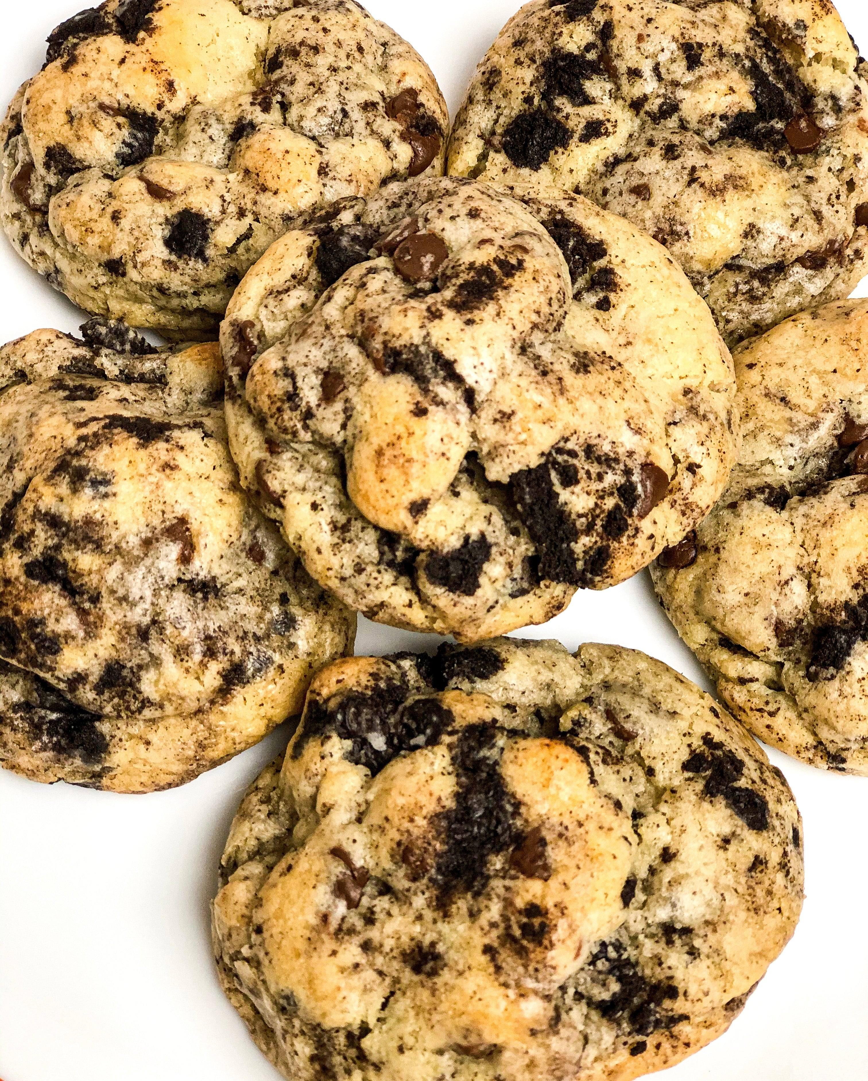 delicious Cookies n' creme cookie